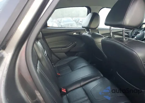 2013 Ford Focus Se z USA, uszkodzony, nr VIN 1FADP3F21DL120441